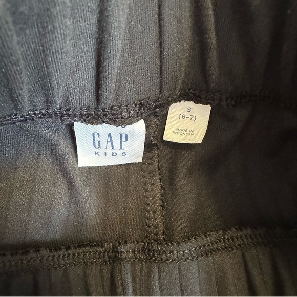 ๐3/$20๐ NWT Girl's Ribbed Flare Leggings size S - Picture 4 of 6